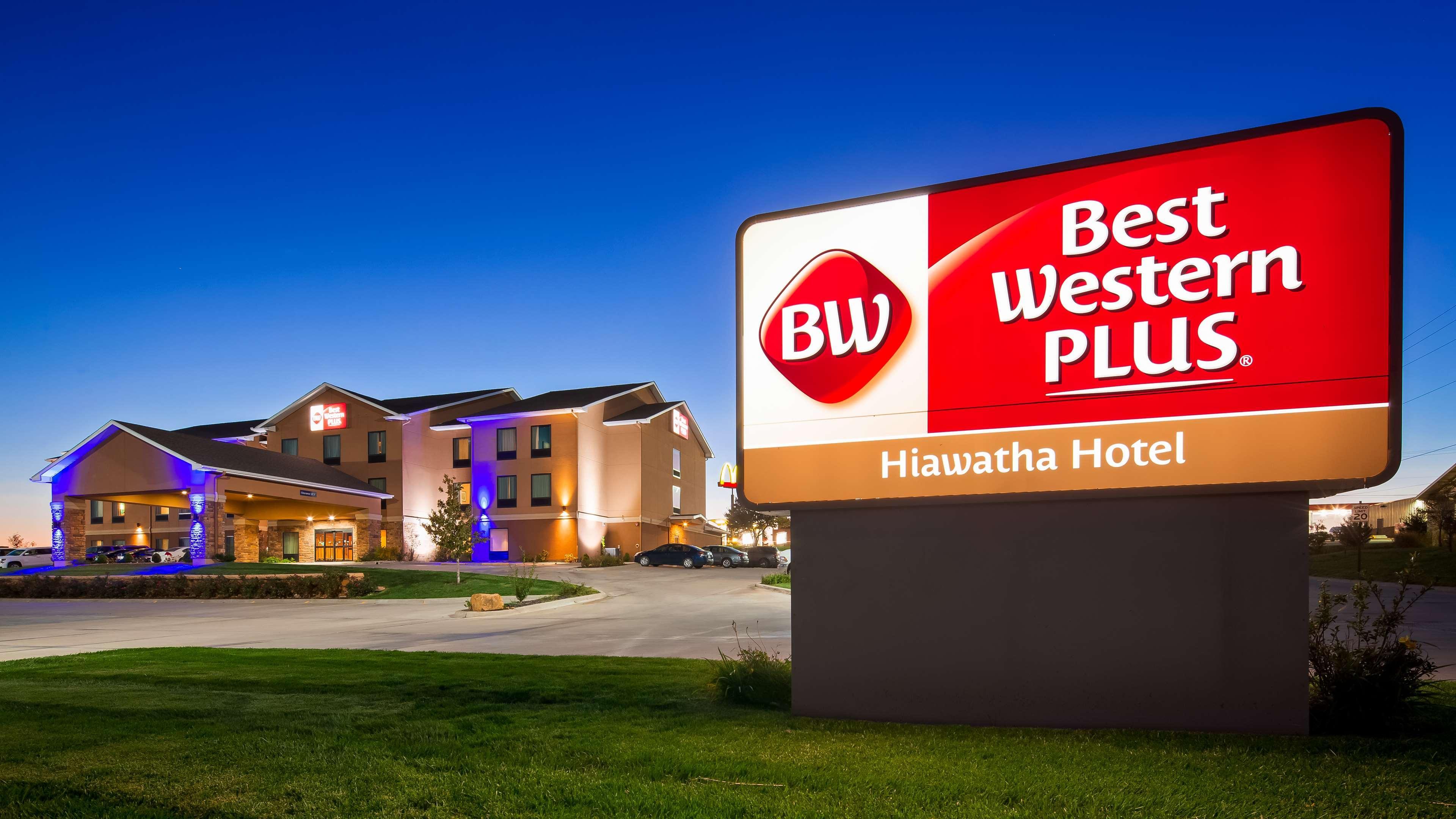 Best Western Plus Hiawatha Hotel Exteriör bild